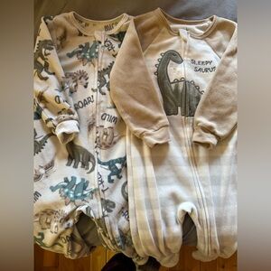NWOT Dinosaur Print Kids One Piece Pajamas 2 Set